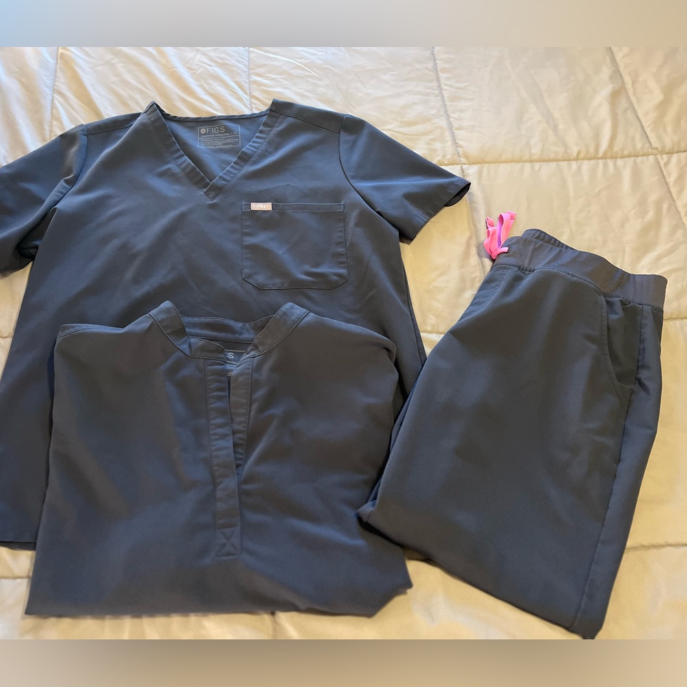 Figs scrubs